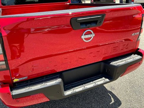 Certified 2025 Nissan Frontier SV image 27