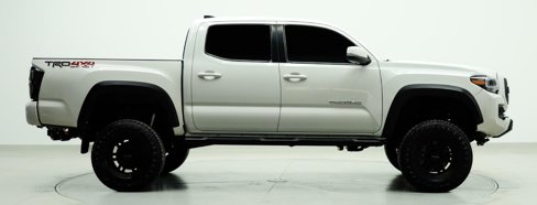 Used 2022 Toyota Tacoma TRD Off-Road image 16