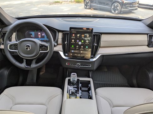 New 2026 Volvo XC90 B6 Plus w/ Protection Package Premier image 16