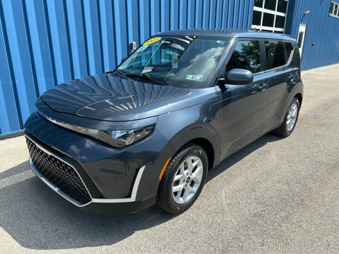 Used 2023 Kia Soul LX w/ LX Technology Package image 2