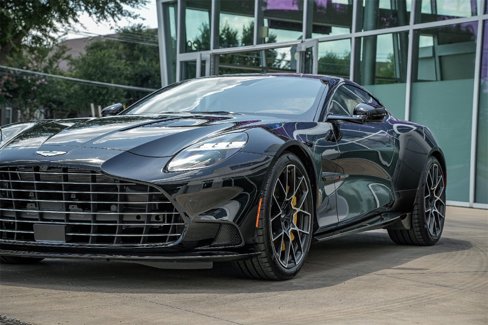New 2025 Aston Martin Vanquish Coupe image 9