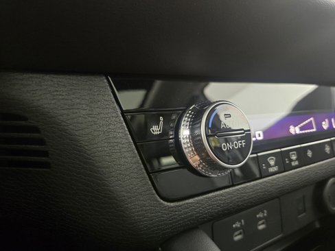 New 2025 Mitsubishi Outlander SE image 27