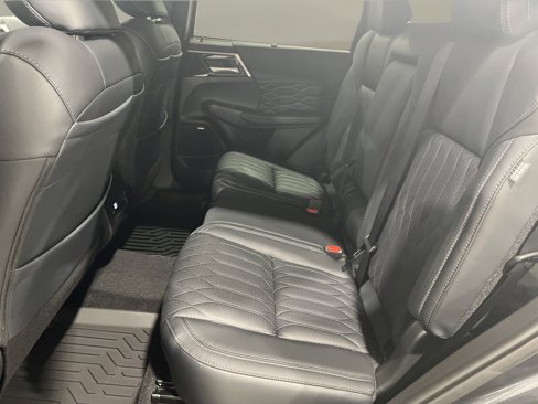 New 2025 Mitsubishi Outlander SEL image 13
