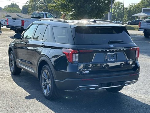 New 2025 Ford Explorer Active image 5