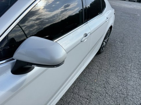 Used 2022 Toyota Camry XLE image 17