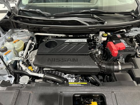 Used 2023 Nissan Rogue SV image 11