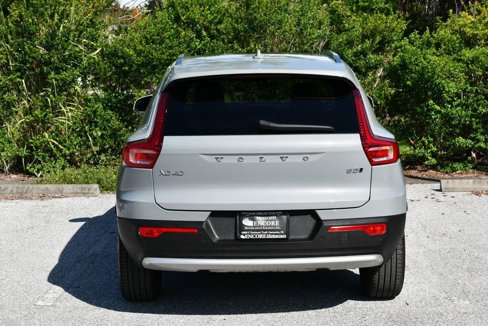 Used 2024 Volvo XC40 B5 Plus image 5