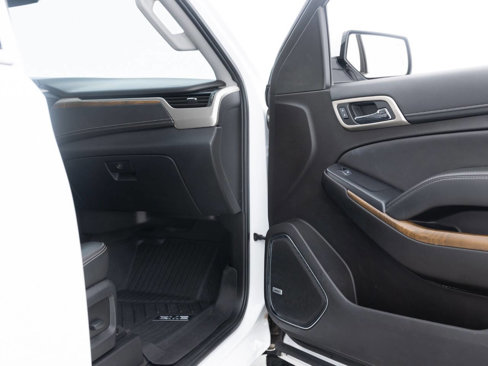 Used 2020 GMC Yukon XL Denali w/ Denali Premium Package image 32