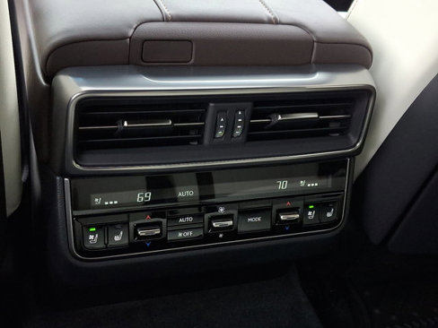 New 2025 Lexus LX 600 4WD w/ Luxury Package image 8