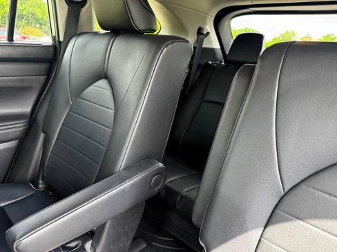 Used 2020 Toyota Highlander XLE image 16