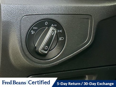 Used 2022 Volkswagen Atlas Cross Sport SE image 11