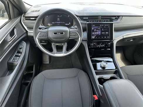 Used 2024 Jeep Grand Cherokee Laredo X w/ Luxury Tech Group I image 24