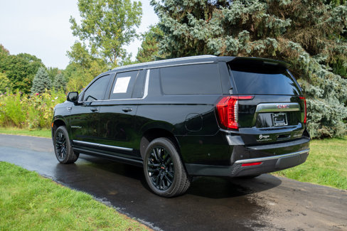 Used 2023 GMC Yukon XL Denali image 5