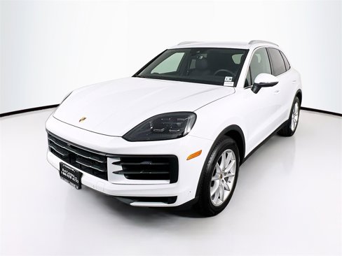 Used 2025 Porsche Cayenne image 1