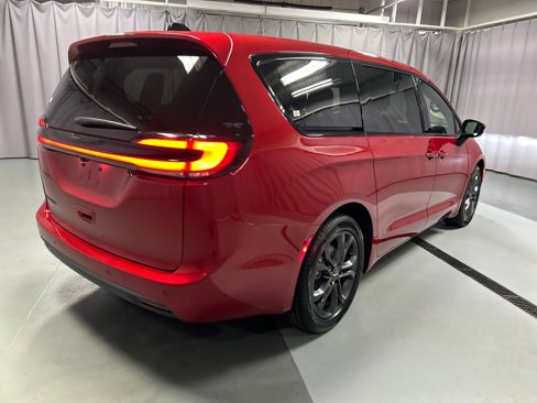 New 2026 Chrysler Pacifica Select image 7