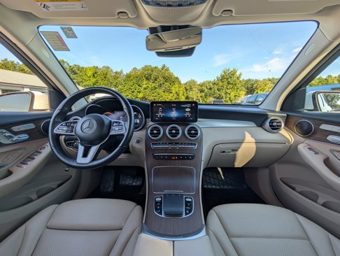 Used 2022 Mercedes-Benz GLC 300 4MATIC image 2