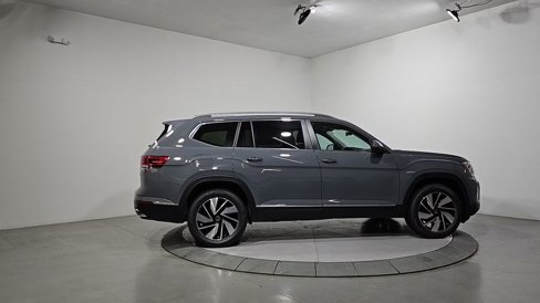 New 2025 Volkswagen Atlas SEL image 6