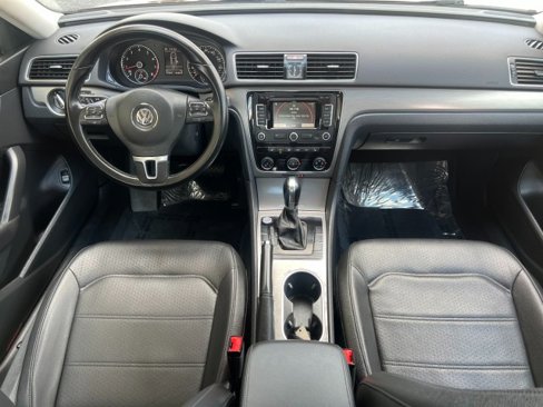 Used 2014 Volkswagen Passat 1.8T SE image 17