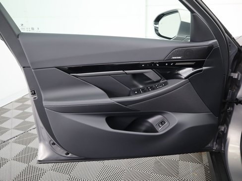 Used 2025 BMW 530i image 25