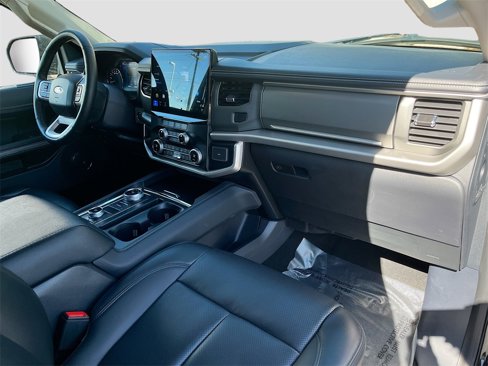 Used 2024 Ford Expedition Max XLT image 31