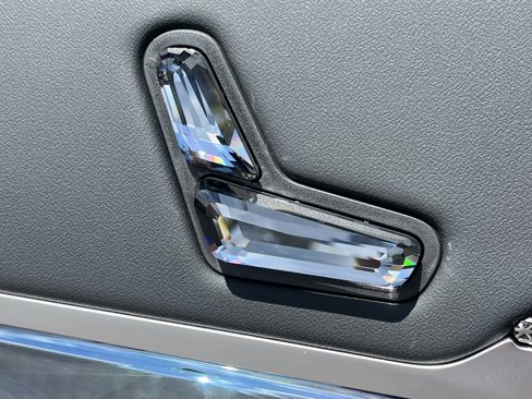 New 2026 BMW 740i w/ Premium Package image 17