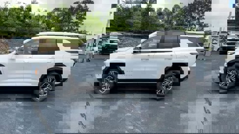 New 2026 Chevrolet Traverse LT w/ Driver Confidence Package image 5