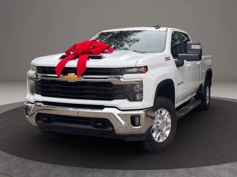 Used 2024 Chevrolet Silverado 2500 LT image 1