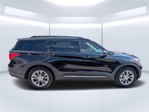 Used 2023 Ford Explorer XLT w/ Equipment Group 202A image 2