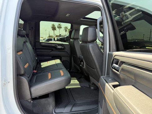Used 2025 GMC Sierra 2500 AT4 w/ AT4 Premium Plus Package image 27