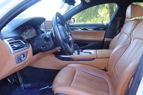 Used 2020 BMW 750i xDrive image 14