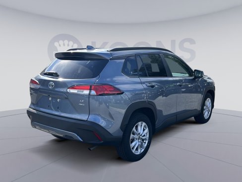 Used 2024 Toyota Corolla Cross LE image 7