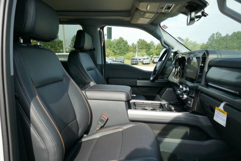 New 2026 Ford F250 Lariat w/ Black Appearance Package image 9