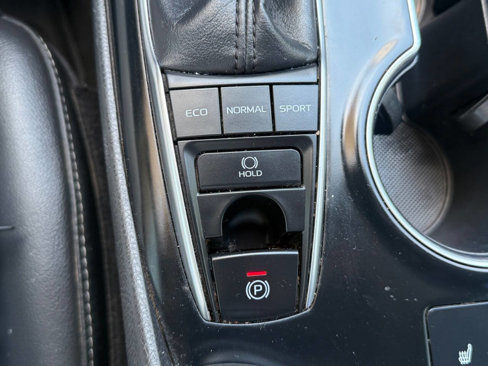 Used 2018 Toyota Camry XSE w/ Accessory Appearance Package image 19