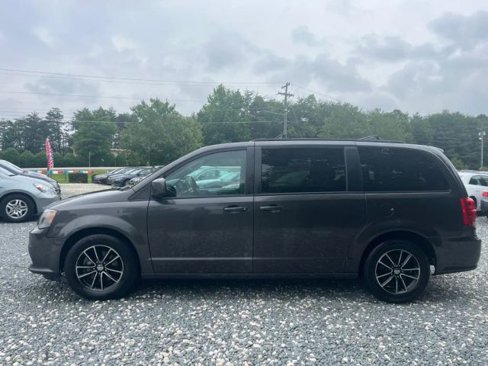 Used 2018 Dodge Grand Caravan GT image 2