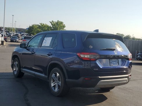 Used 2025 Honda Pilot EX-L image 6