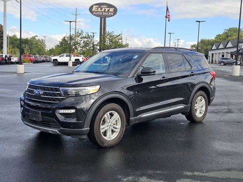 Used 2024 Ford Explorer XLT w/ Equipment Group 202A image 3