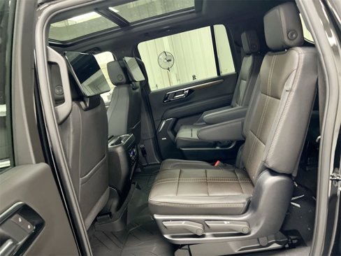 New 2026 Chevrolet Suburban High Country image 24