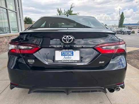 Used 2024 Toyota Camry SE image 4
