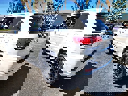 Used 2018 Jeep Grand Cherokee Altitude image 32
