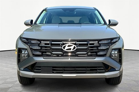 Certified 2025 Hyundai Tucson SE image 3