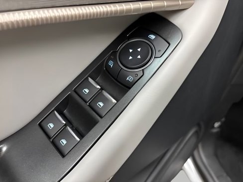 New 2025 Ford Explorer Active w/ Active Comfort Package image 10