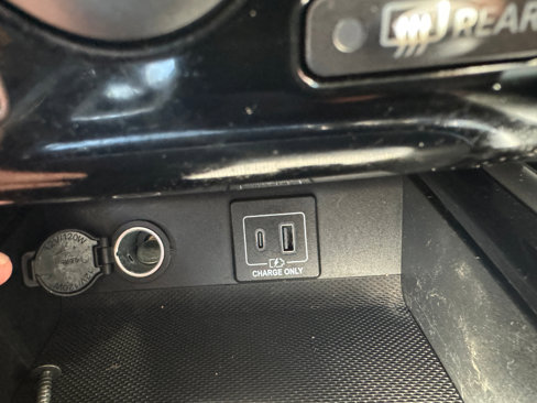 Used 2019 Nissan Pathfinder SV image 29