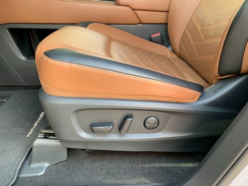 Used 2024 Nissan Pathfinder Platinum w/ Cargo Package image 25