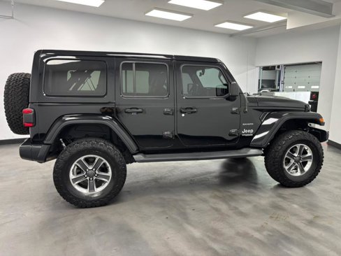 Used 2018 Jeep Wrangler Unlimited Sahara image 14