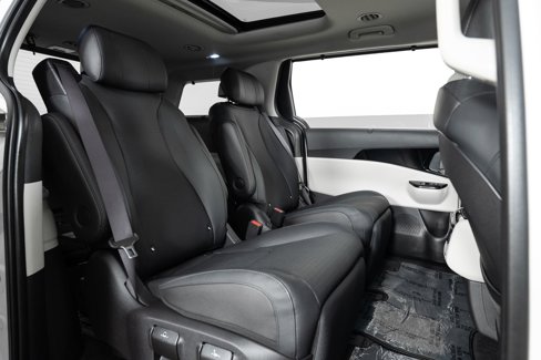 Used 2024 Kia Carnival SX Prestige image 26