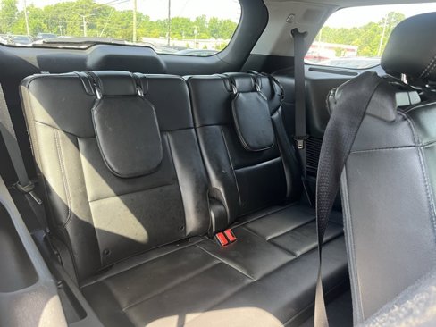 Used 2023 Ford Explorer Limited image 18