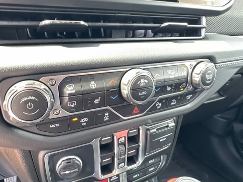 New 2025 Jeep Wrangler Unlimited Rubicon 392 image 29