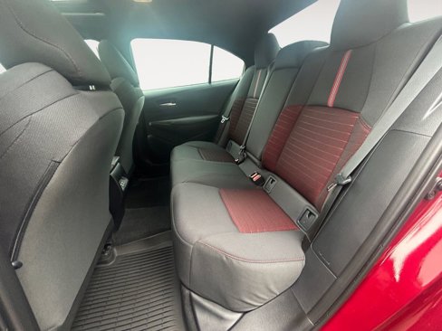 Used 2024 Toyota Corolla SE w/ SE Premium Package image 11