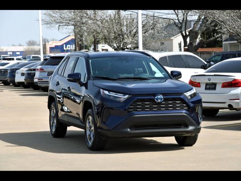Used 2024 Toyota RAV4 XLE image 1
