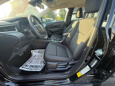 Used 2025 Toyota Corolla LE w/ LE Premium Package image 13